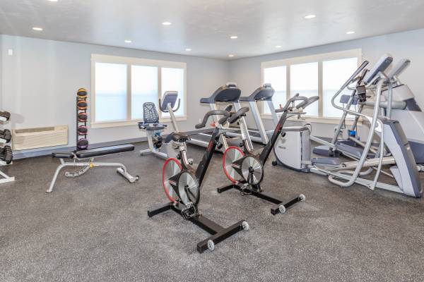$2,295 / 3br - 1160ft2 - 3 BEDROOMS, 2 BATHS // HUGE WALK-IN CLOSET!  // FREE PARKING! (2020 NE Linnea Drive Bend, Oregon)63839292992641123