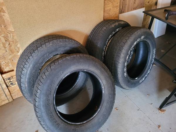 Goodyear Wrangler tires 265/65/18 1