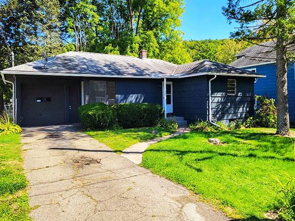 Move right in to this well-maintained 3-bedroom, 2-bath home
$785
Catskill, NY Move right in to this well-maintained 3-bedroom, 2-bath home
$785
Catskill, NY