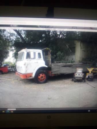 1974 International Harvester Corporation 1610B - $1,750 (Ontario Oregon)63443985827585124
