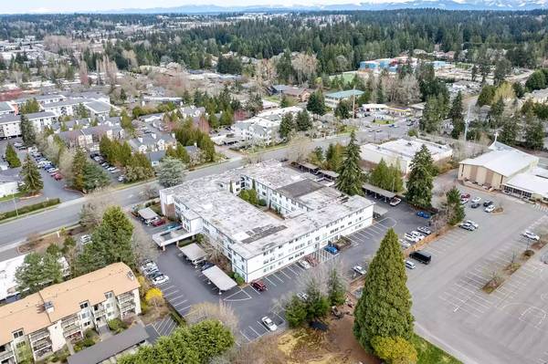 $2,250 / 2br - 1000ft2 - Your search stops here! Exquisite views can be yours! 2 bed / 1 bath (Bellevue)63929303329667120