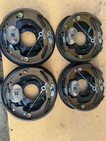 Complete Brake Sets For Dexter Axle 1