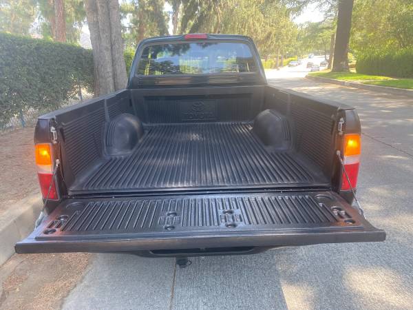 1999 Toyota Tacoma Prerunner Xtracab Solo 169k millas originales - $9,800 (Automático con OD 6 cilindros 3.4 litros Aire acondicionado Bajas millas originales Extra limpio Tapicería)63623825751297123