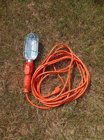 25 ft Extension Cord with Trouble Light 1