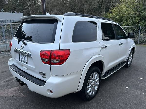 2016 Toyota Sequoia Platinum 4WD 5.7L V8 --Título limpio, completamente equipado-- - $28,995 (kirkland)63613978845441124