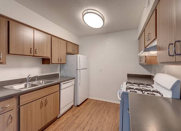 $1,905 / 1br - 644ft2 - Laundry Center, Spa, Covered Parking (401 W. Pine Ave, Lompoc, CA)63663974030723120