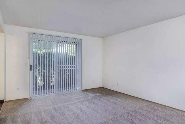 $1,540 / 2br - 834ft2 - Don't let this one get away! 2 BR, 1 BA. Prime Salem location (Salem)63660412547329122