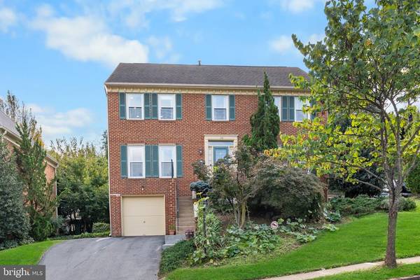 Charming and Attractive Rental in Arlington. 4 Beds, 3 Baths 1