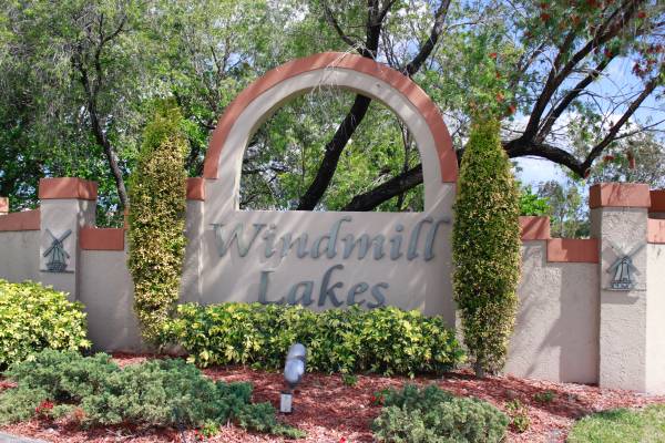 $2,475 / 3br - $2475 LARGE 3B/2B IN WINDMILL LAKES (PEMBROKE PINES)64002014607233121