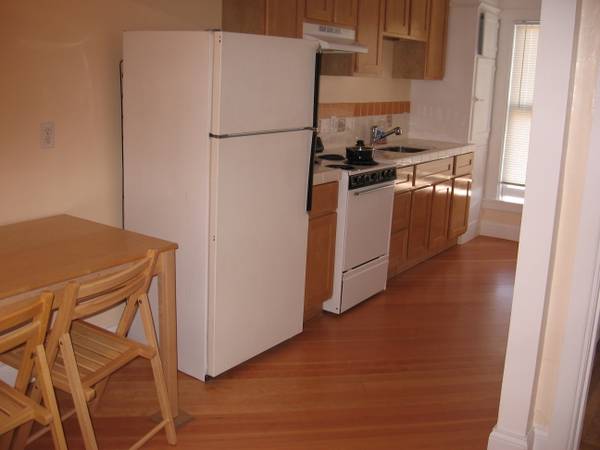 $1,775 / 1br - 425ft2 - Perfect location, charm and character (Temescal)63861102674435124