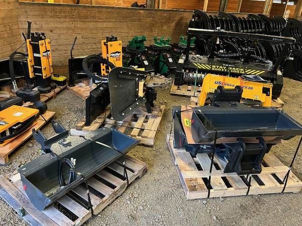 Mongo Excavator Tilt Bucket (Thorpe Machinery) 1
