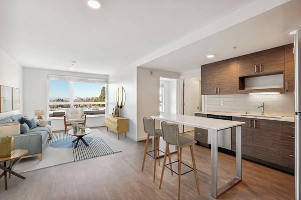 $1,499 / 287ft2 - COOL STUDIO. TOP FLOOR. ROOF TOP DECK (West Seattle)63891324039042120