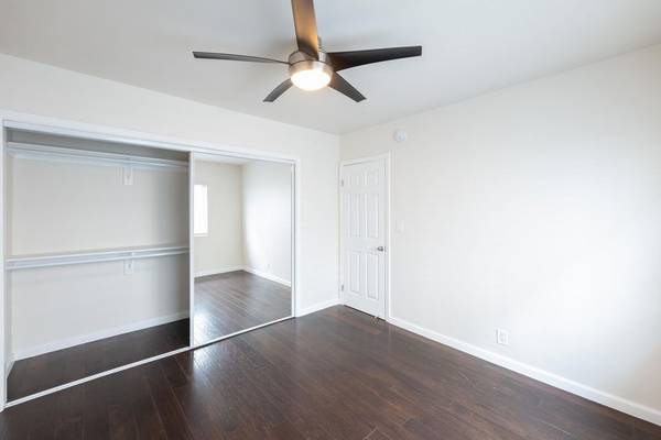 $2,595 / 2br - in Los Angeles CA, Upgraded Kitchens, 2 BD (1222 West 39th Street, Los Angeles, CA)63871321361665120