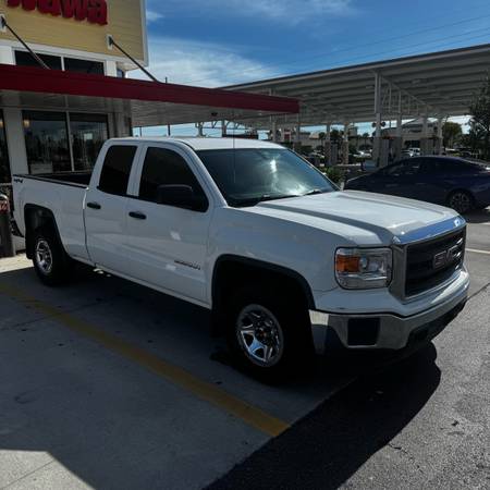 2014 GMC 4x4 Sierra v8 *NO RUST* - $10,000 (Cape Coral)63470258428035123