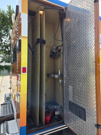 1999 Ford E-450 Ambulance - Photo 9