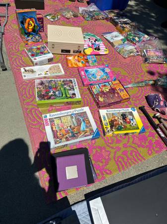 Legos y rompecabezas - $1 (walnut creek)63470794374145121