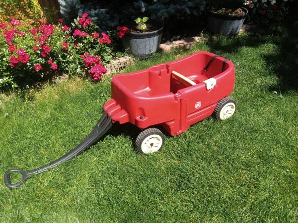 Step 2 Kids Pull Along Toy Car Wagon Door Opens 1
