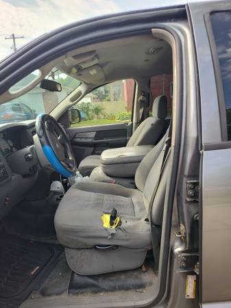 2007 dodge ram 2500 5.7 hemi (especial para mecánicos) - $2,000 (EASTPOINTE)63470234773891124