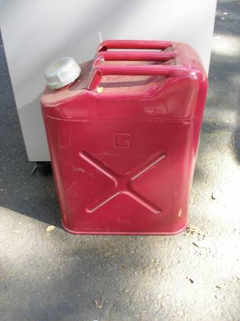 MILITARY GAS CAN 1