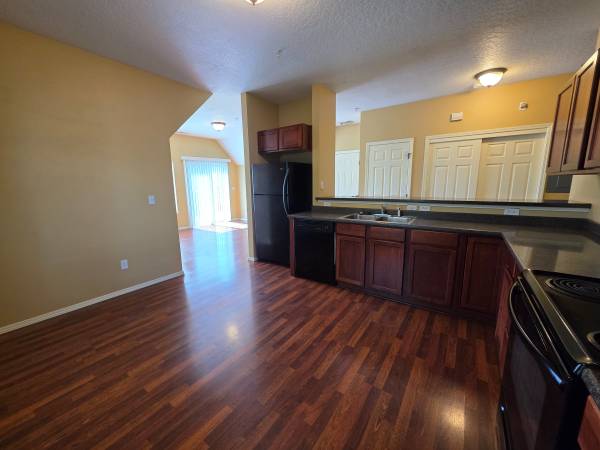 $1,275 / 1br - 700ft2 - 2907 W Canal St. #301 Boise-Live Close to It All! Stylish 1BR in Boise (Boise)63981527082627124