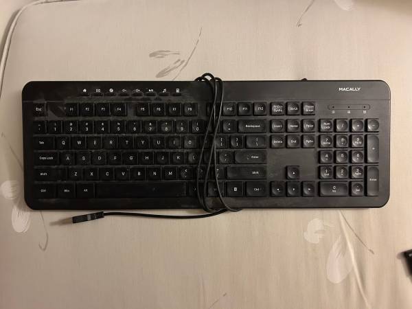 Macally Keyboard 1
