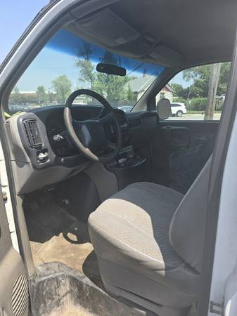 CHEVROLET 350 EXTENTED VAN - $2,950 (Chicago)63493739115009124
