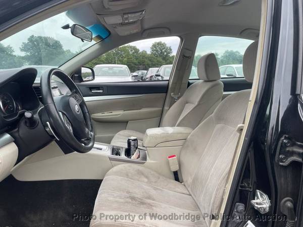 2013 *Subaru* *Legacy* *4dr Sedan H4 Automatic 2.5i Pre - $4,450 (Woodbridge Public Auto Auction)63487255200259124