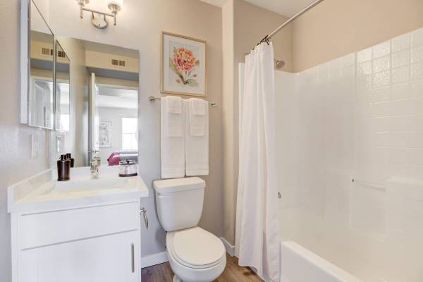 $2,649 / 2br - 957ft2 - Spacious 2 Bed 2 Bath Townhomes w/ Garage – Tour Today! (18005 W. Anne's Circle, Los Angeles, CA)63952927274242120