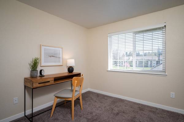 $2,050 / 3br - 1114ft2 - Mantenimiento en el lugar, Recepción de paquetes, Patio/Balcón (7875 SW Vlahos Dr, Wilsonville, OR)63831681546625124