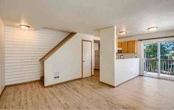 $1800.00 / 2br - 784ft2 - 2-Story, Light-Filled 2-Bed Duplex, In-Unit W/D, Quiet, Vaulted Ceilin63831535764865122