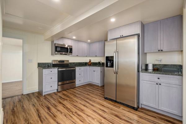 $3,000 / 2br - Hermosa casa de 2 habitaciones/2 baños abajo en Wailuku (Wailuku)63686691217665122