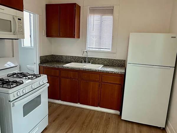 $800 / 2br - It’s Where Mornings Make Sense (Willows)63972104473986124
