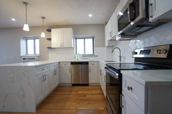 $2,995 / 2br - AVAIL NOW- Gorgeous Comm Ave 2 bed, Elevator, No Broker Fee! (Allston)63996406231554123
