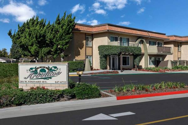 $1,930 / 1br - 708ft2 - Private Patio or Balcony, On-Site Laundry Facilities, Gas Range (201 West Vineyard Ave, Oxnard, CA)63981243755395120