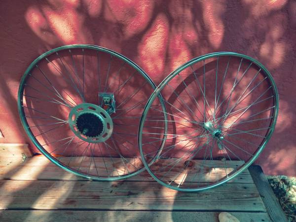 juego de ruedas vintage de 27" × 1-1/4" para bicicleta de carretera, hecho en Francia - $70 (Pittsburg)63471454758401120