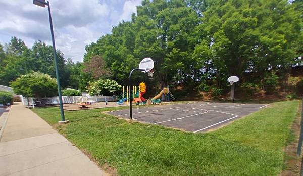 $896.00 / 1br - 672ft2 - Cozy 1 Bed/1 Bath Apartment in Lynchburg, VA - Available 9/24 - $896/m63851971302017124