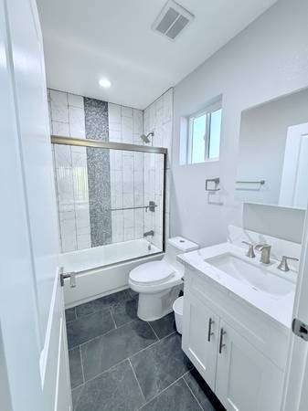 $850.00 / 1br - Welcome to Ostel | South Central — a modern, move-in-ready, all-inclus63998005523330122