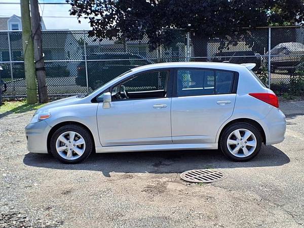 2012 Nissan Versa 1.8 SL 4 puertas Hatchback - $8995.0063470889910787123