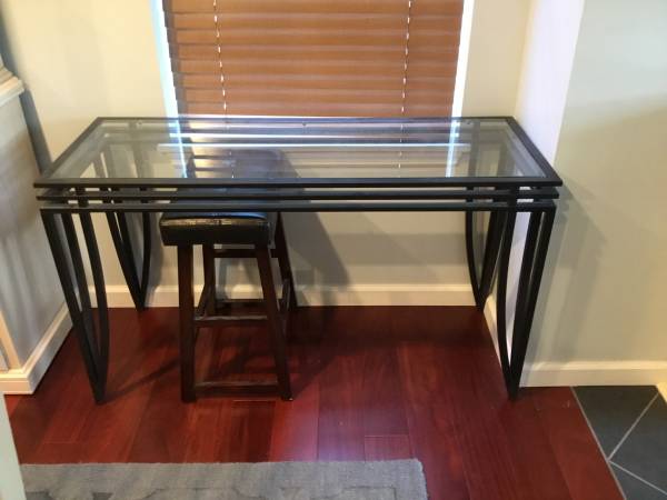 Tower stand/ entry table matching 1