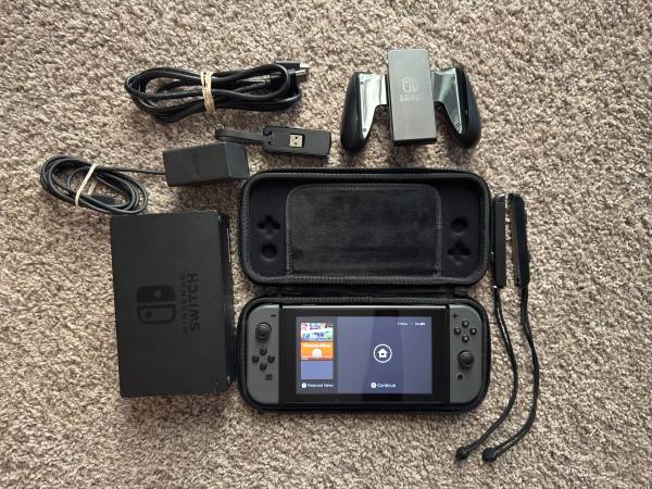 Nintendo Switch V1 HAC-001 Unpatched XAW7 Complete Bundle