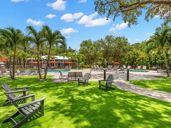 $1,849 / 2br - 1025ft2 - 2/hab, Barra de desayuno - unidades seleccionadas, Centro de negocios (7887 N Lockwood Ridge Rd , Sarasota, FL)63791080640641124