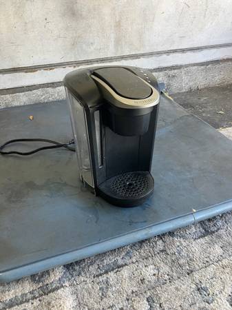 Keurig Coffee Maker (1-26) 1