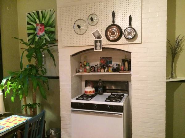 Terrific large studio apartment in Bolton Hill 1