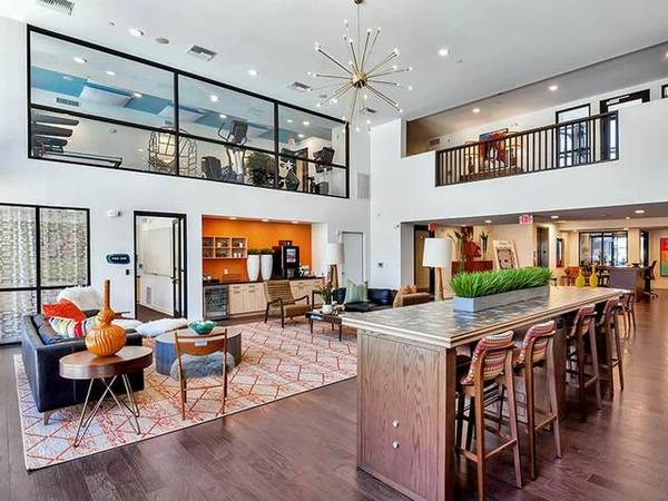 $1,702 / 2br - 986ft2 - A Must See, Parcel Lockers, Now Showing (Phoenix)64024999997825121