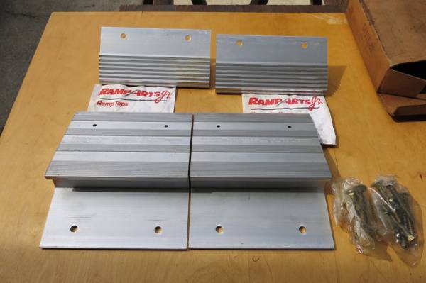 700-lb Capacity Aluminum Loading Ramp attachment 1