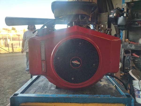 brigg andstratton 18 hp ic engine 1