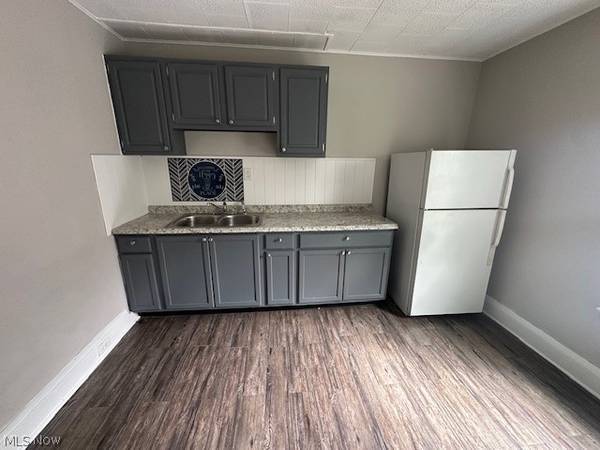 3 Bed 1 Bath Duplex. Section 8 Accepted!! 1