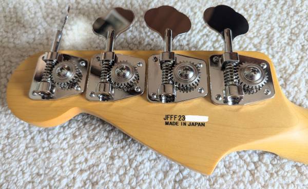Fender Aerodyne Special Precision Bass - musical instruments