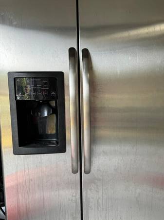 GE 25.3 cu. ft. Side by Side Refrigerator 1