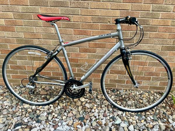 Specialized Sirrus Sport Road Bike 54cm 1